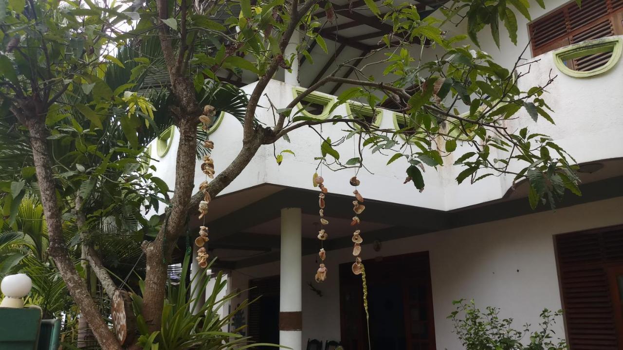 Julie Guest House Tangalle Exterior photo