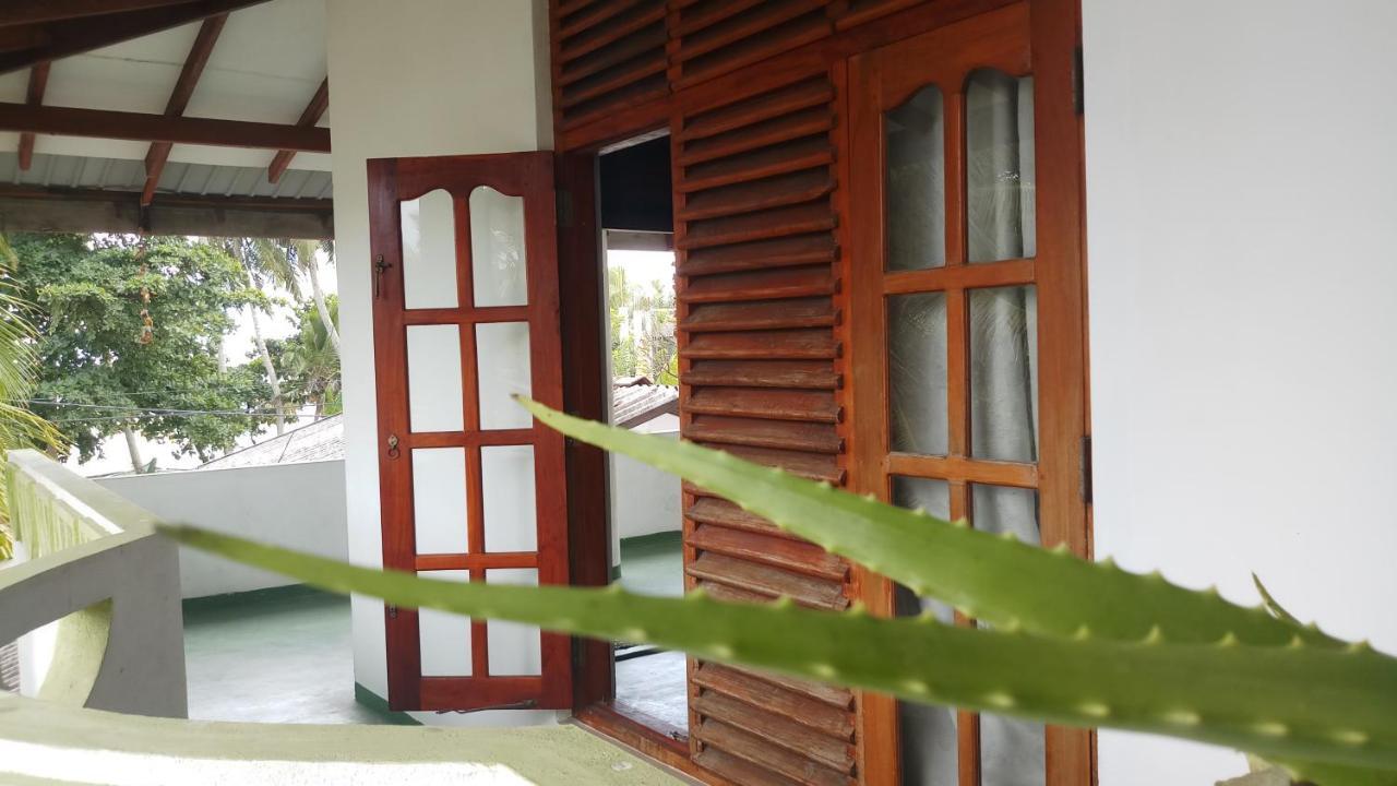 Julie Guest House Tangalle Exterior photo